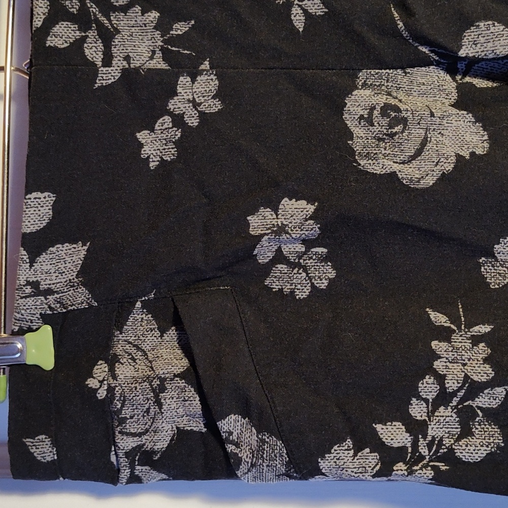 Women's pull on pants with Rose's - Picture 4 of 6